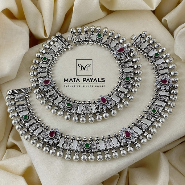 Fabulous Cut Stone Anklet