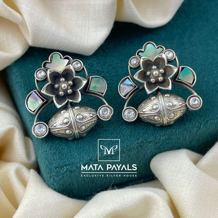 Ravishing Oxidised Stud