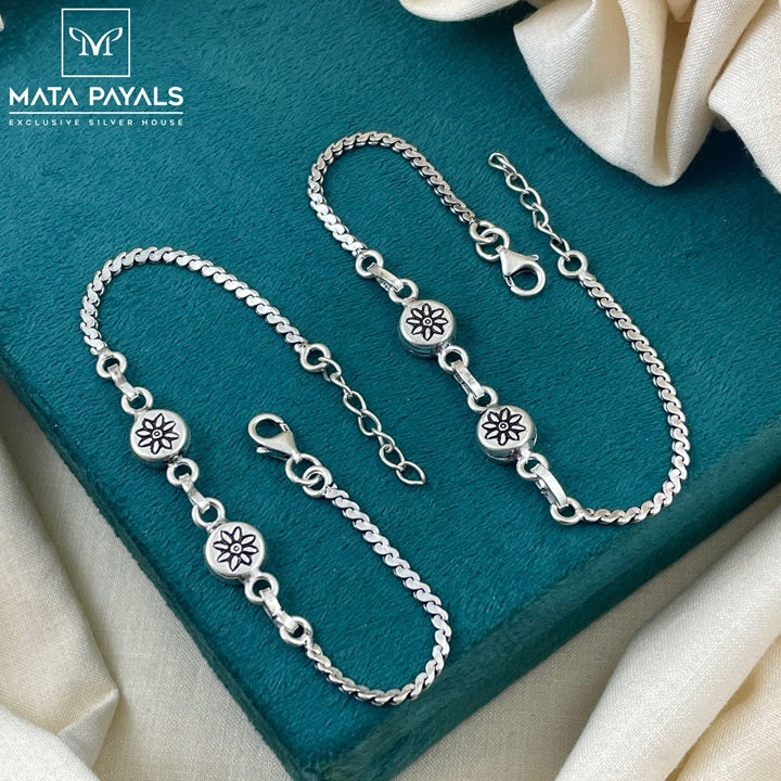 Mesmerizing Oxidised Anklet