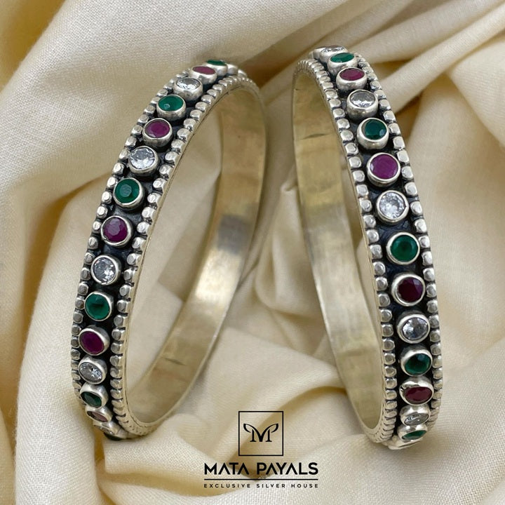 Attractive Cut Stone Bangle