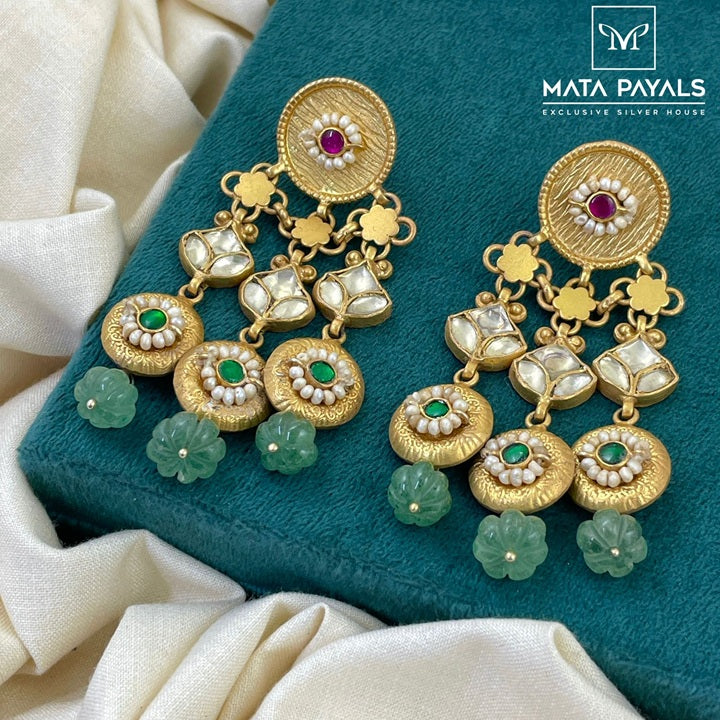 Attractive Kundan Earings
