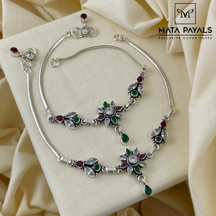 Superlative Floral Anklet