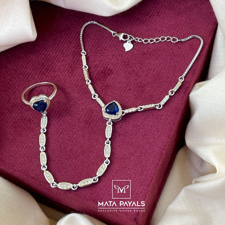 Elegant Navy Blue hathful