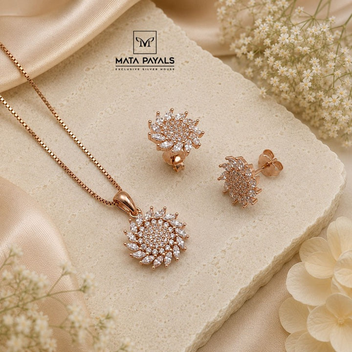 Superb Zircon Pendant Set