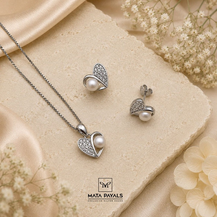 Lovely Zircon Pendant Set