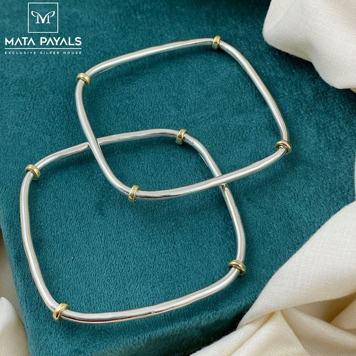 Superlative Silver Bangle