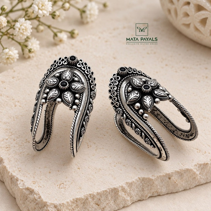 Elegant Oxidised Vonki Toe Ring