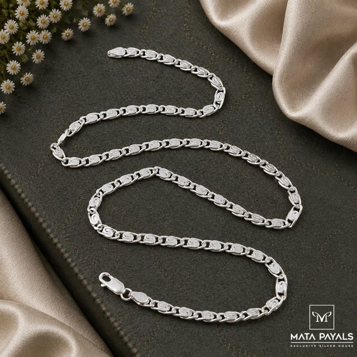 Trendy Silver Neckchain