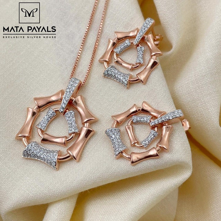 Trendy Rose Gold Pendant Set