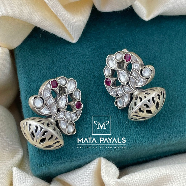Fancy Kundan Stud