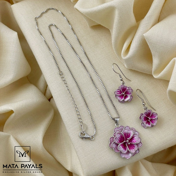 Creative Floral Pendant Set