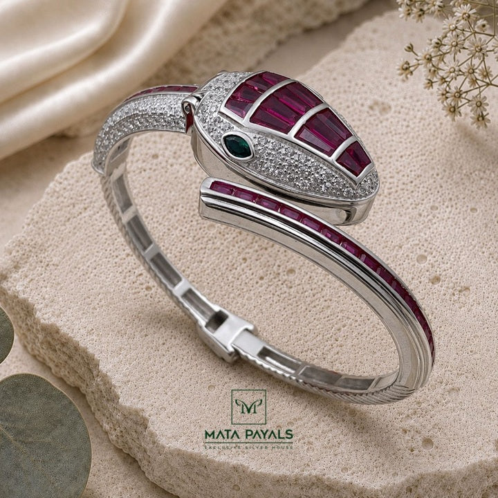 Attractive Snake Head Watch