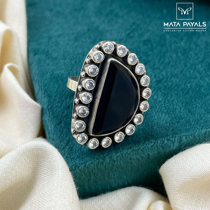 Stylish Black Finger Ring