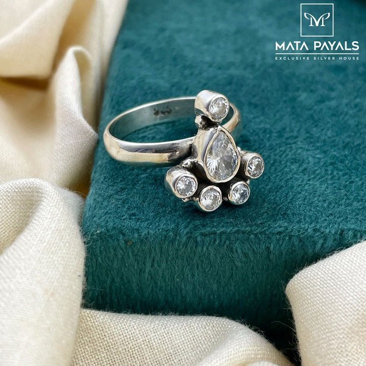 White Stone Finger Ring