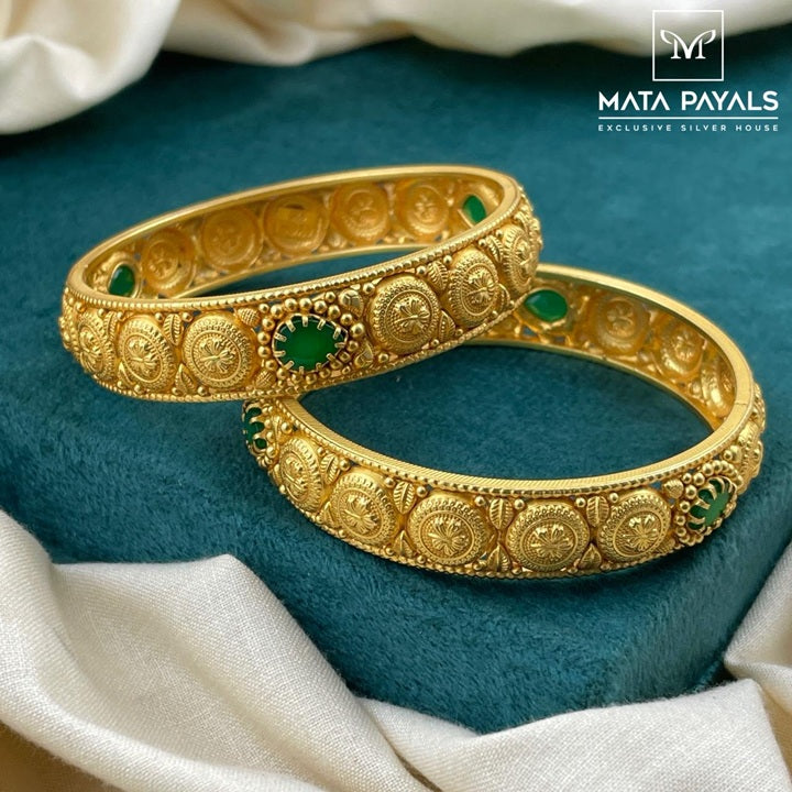 Attractive Green Bangle
