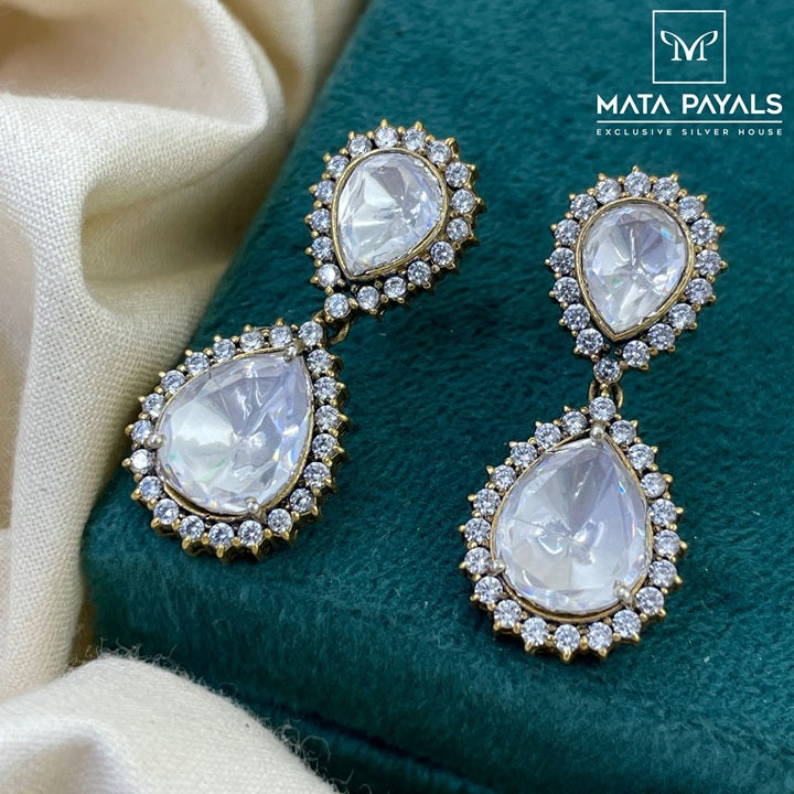 Sparkling Moissanite Earing