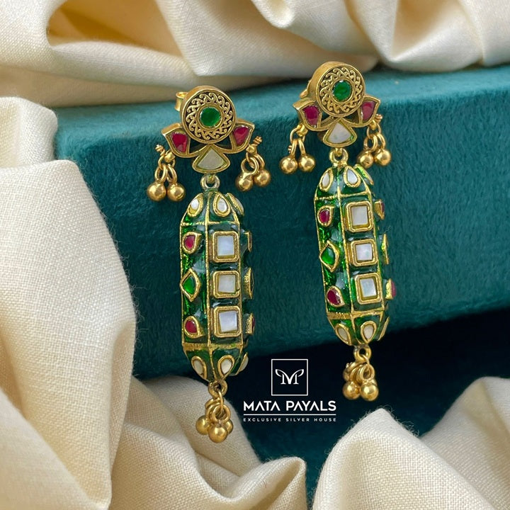 Lovely Kundan Chandbali