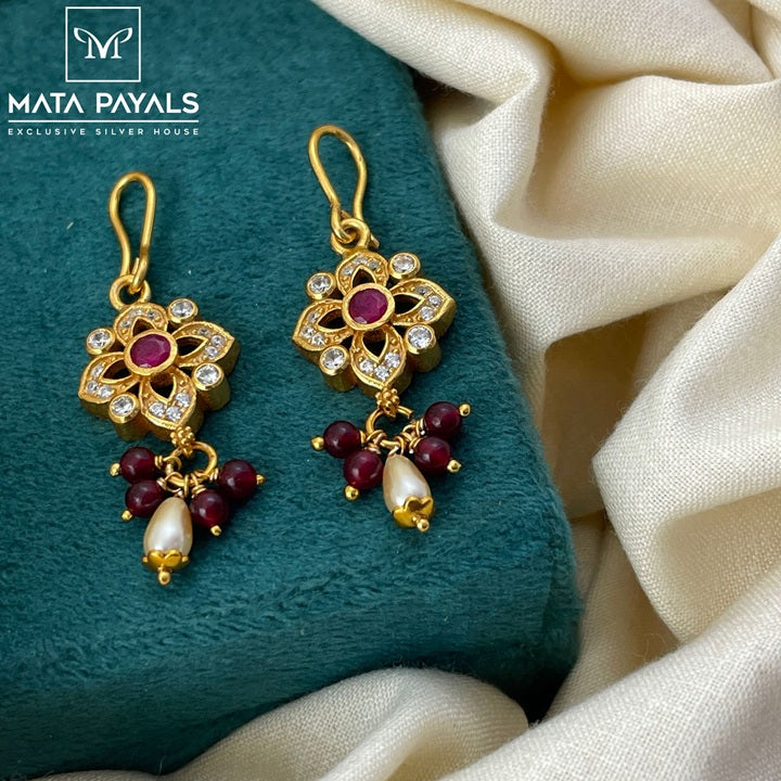 Exceptional Gold Polish Hanging