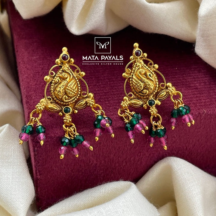 Cute Mayura Stud