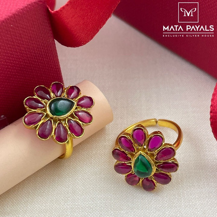 Gorgeous Red & Green Toe Ring