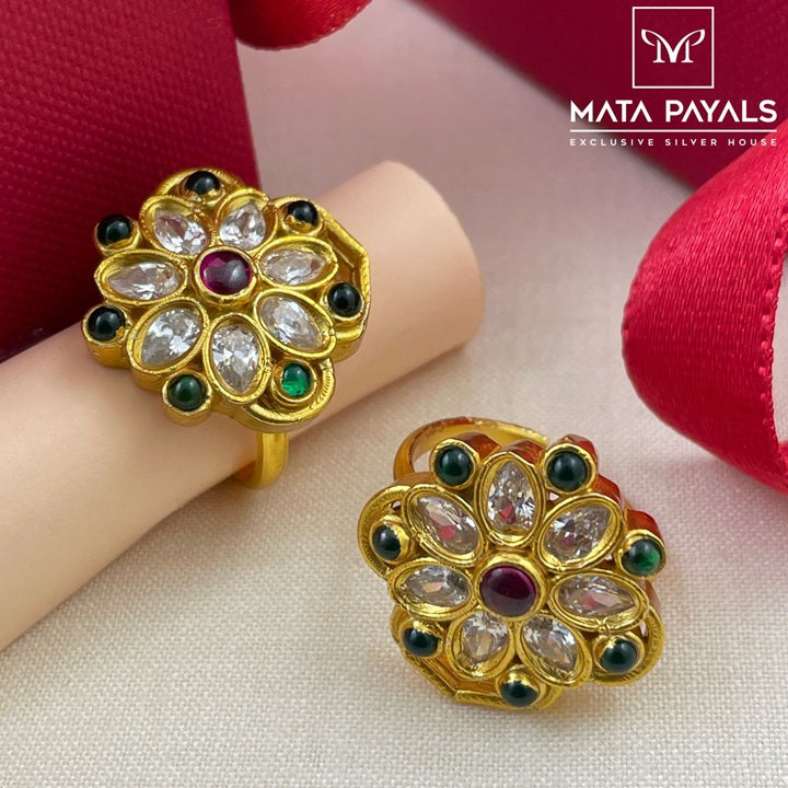 Charming Kemp Gold Polish Toe Ring