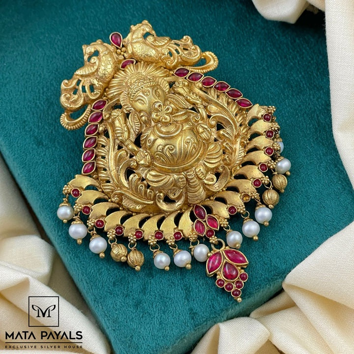 Ravishing Nakshi Lord Ganesha Pendant