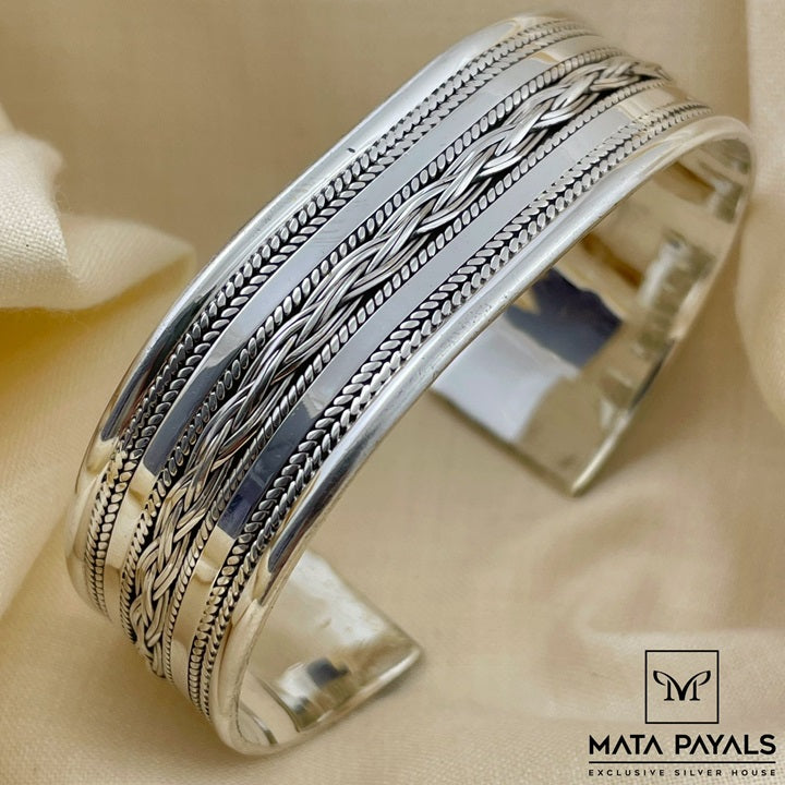 Charming Plain Oxidised kada