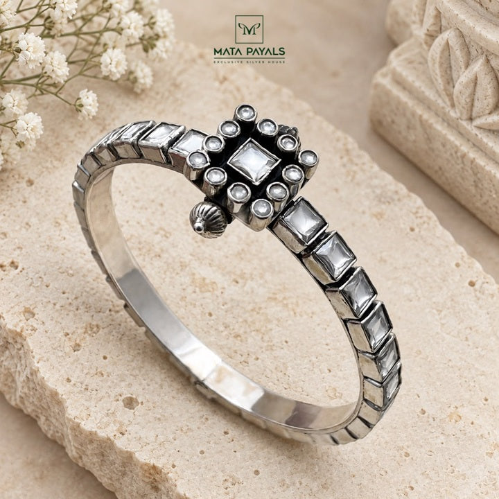 Ravishing Cut Stone Kada