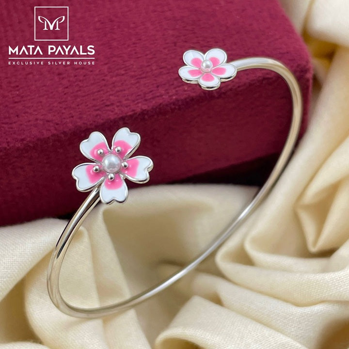 Pretty Flower Kada