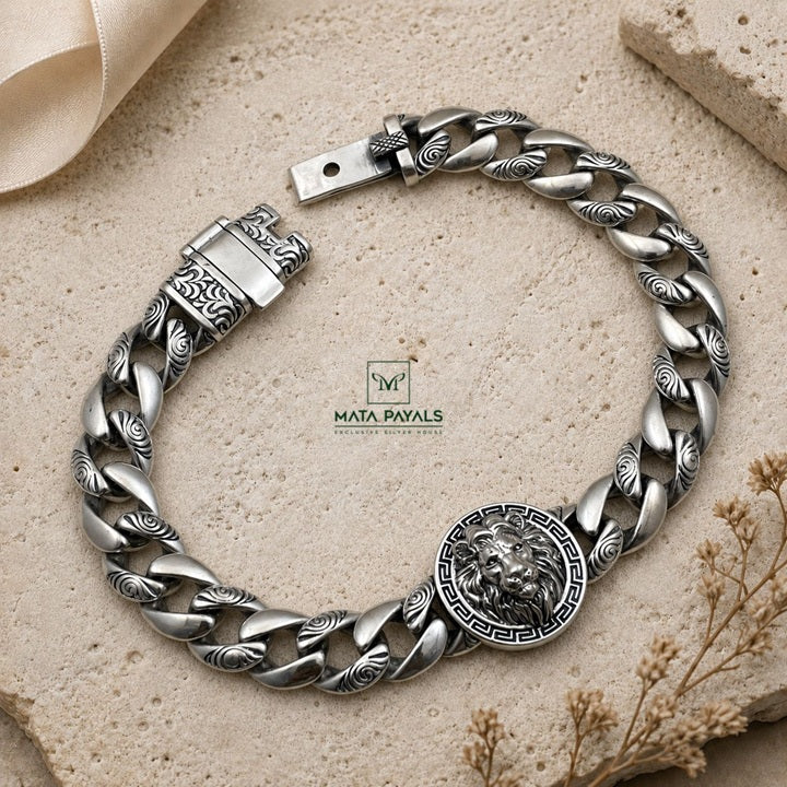 Expectational Lion Bracelet