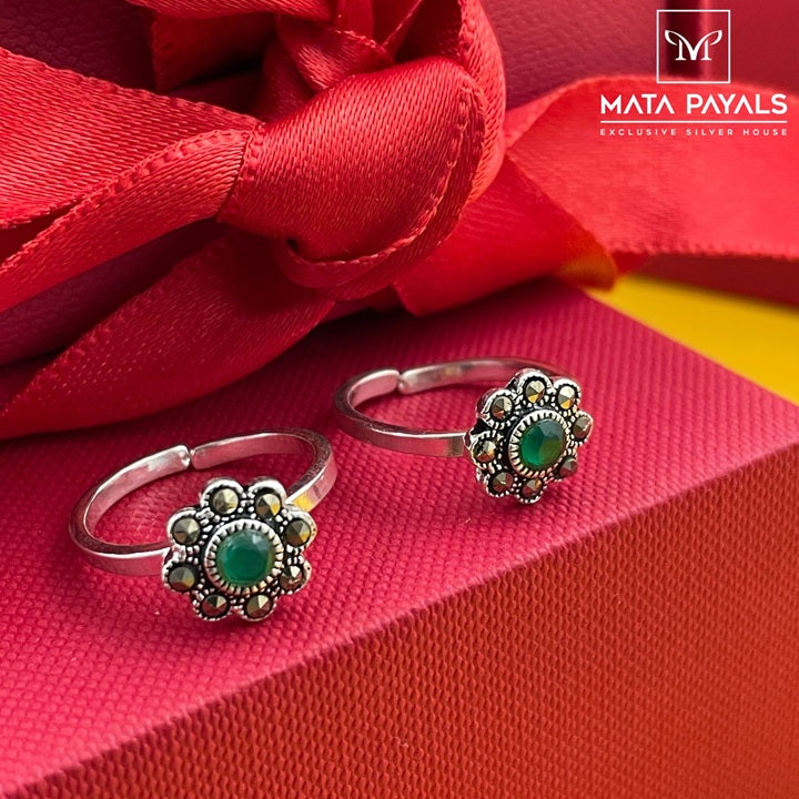 Floral Small Green Toe Ring