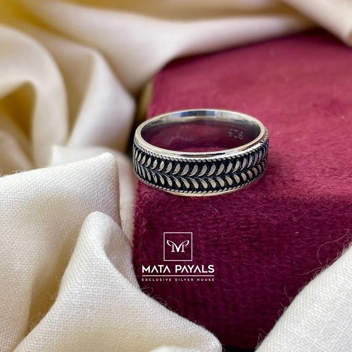 Leafe Design Finger Ring