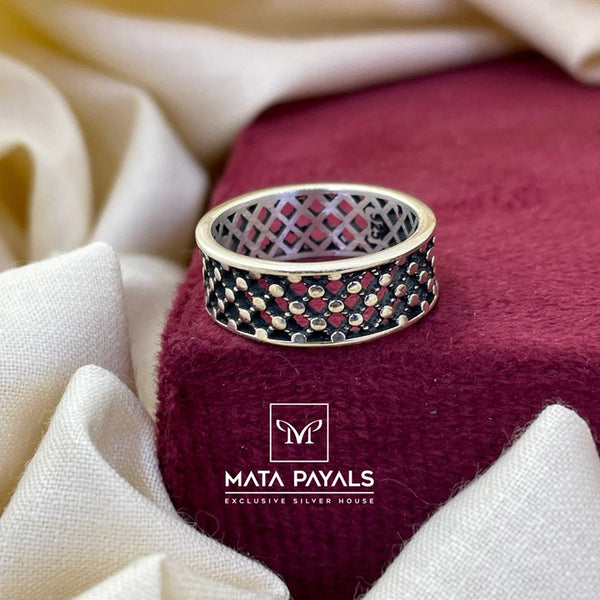 Elegant Oxidised Finger Ring