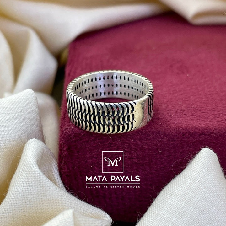 Tradition Finger Ring