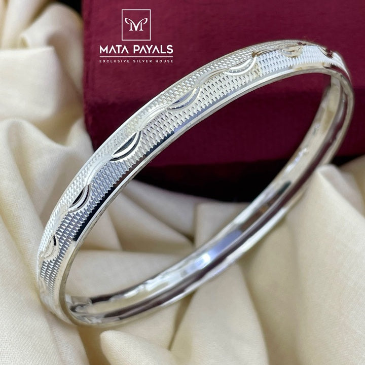 Sensational Plain Men's Kada