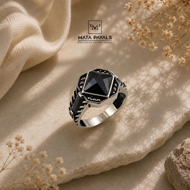 Elegant Black Onyx Finger Ring
