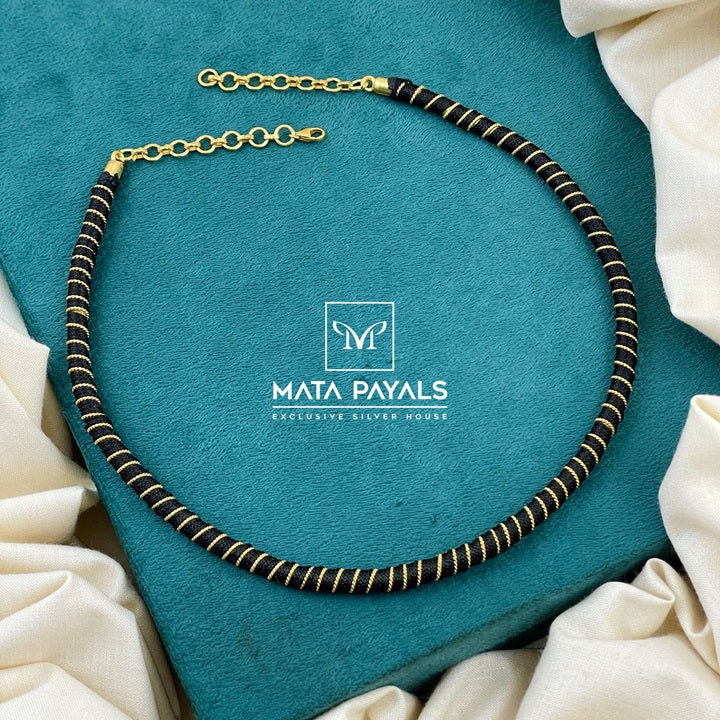 Simple Gold Polish Choker