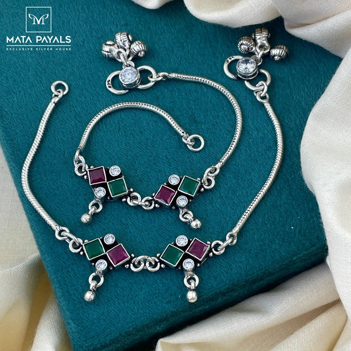 Attractive Cut Stone Anklet