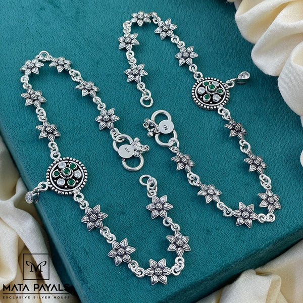 Elegant Cut Stone Anklet