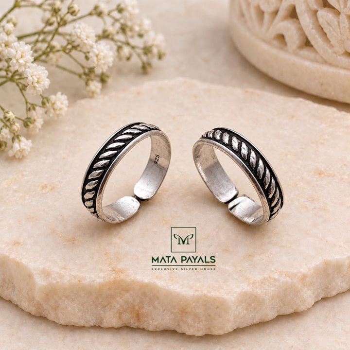 Essential Silver Toe Ring