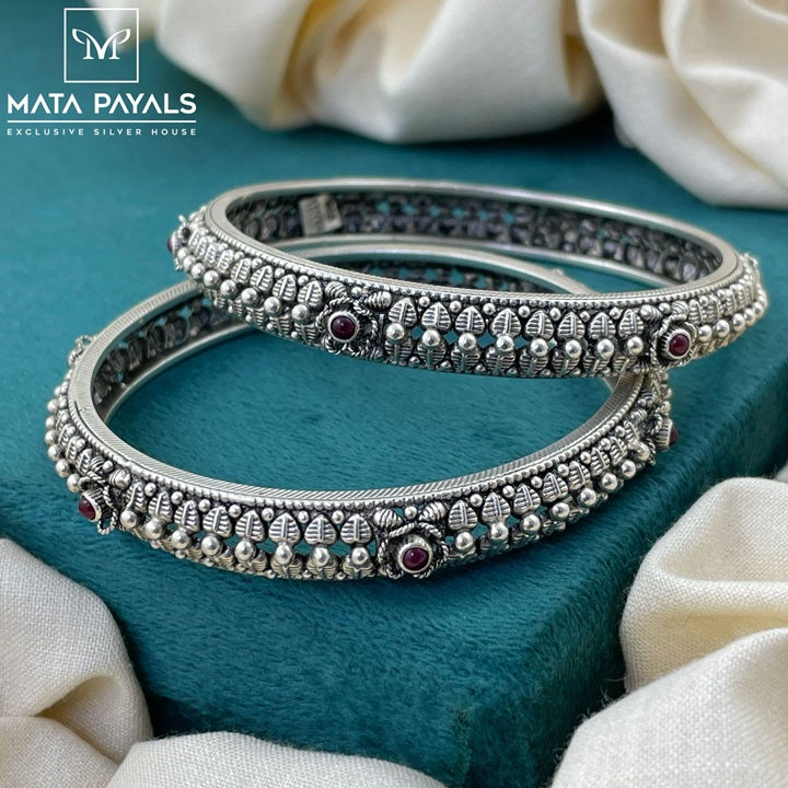 Elegant Kemp Bangle