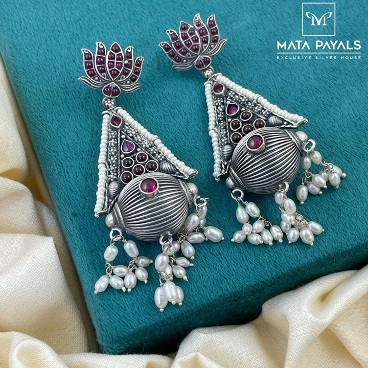 Beaming Tribal Oxidised Earring