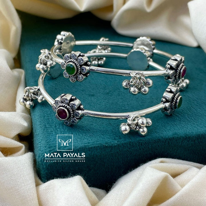 Classic Floral Cut Stone Bangle