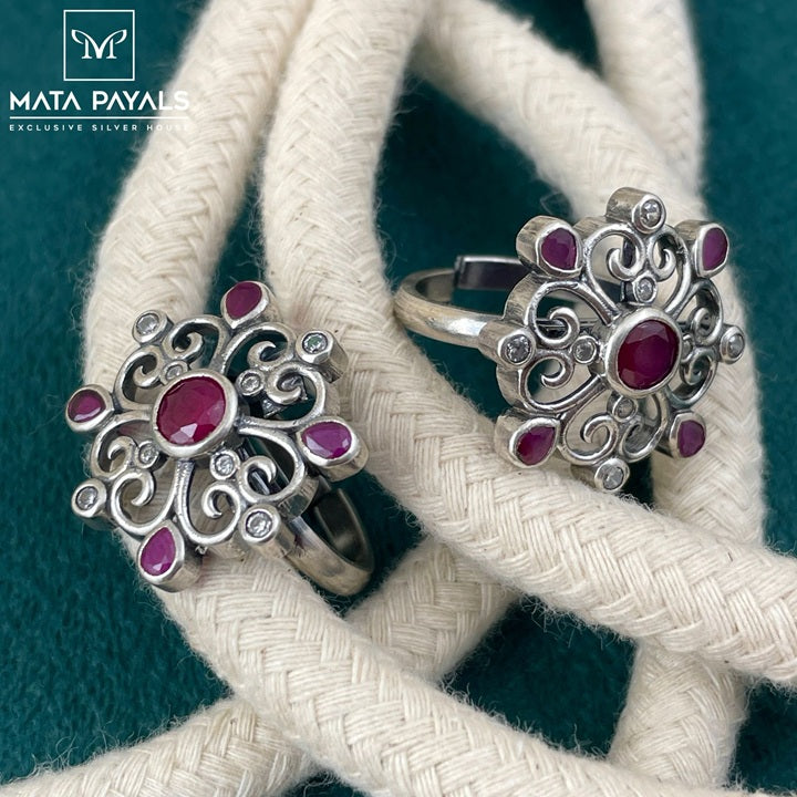 Incredible Cut Stone Toe Ring