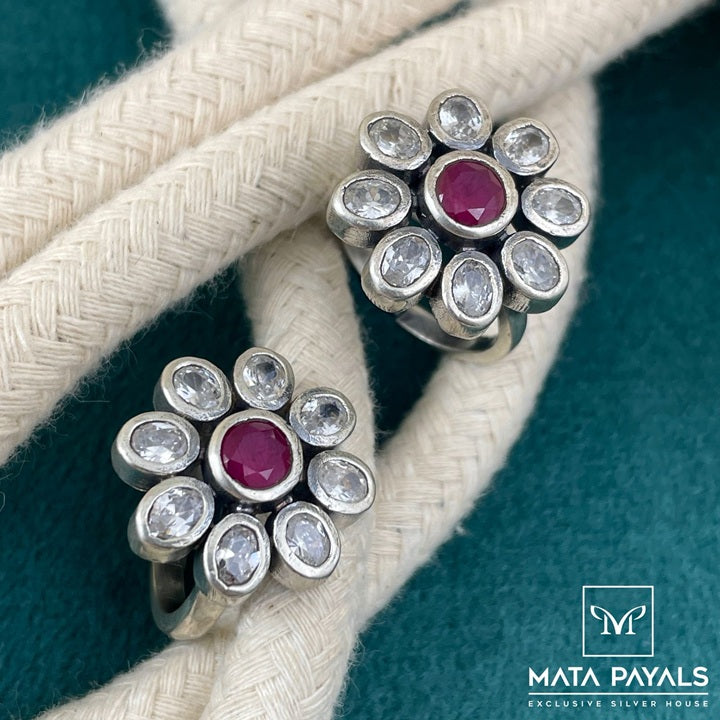 Unique Cut Stone Toe Ring