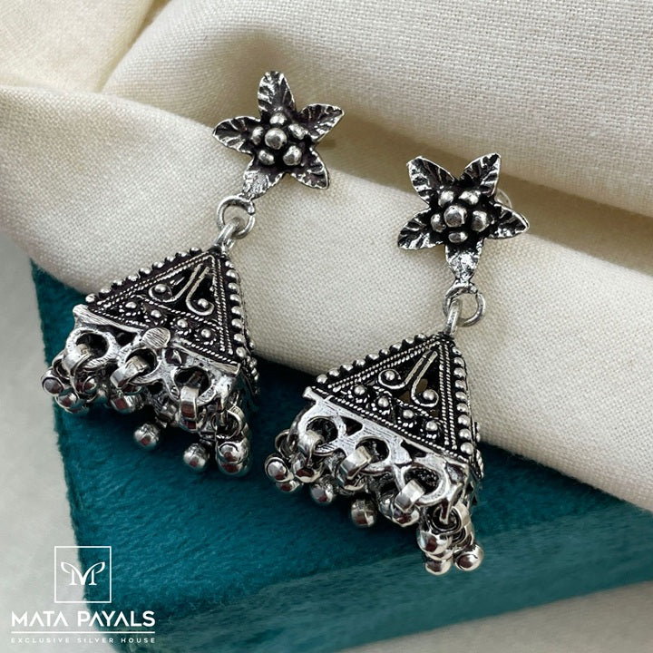 Mesmerizing Oxidised Jumka