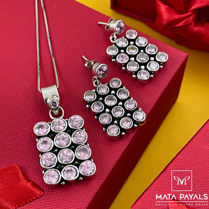 Elegant Cut Stone Pendant Set