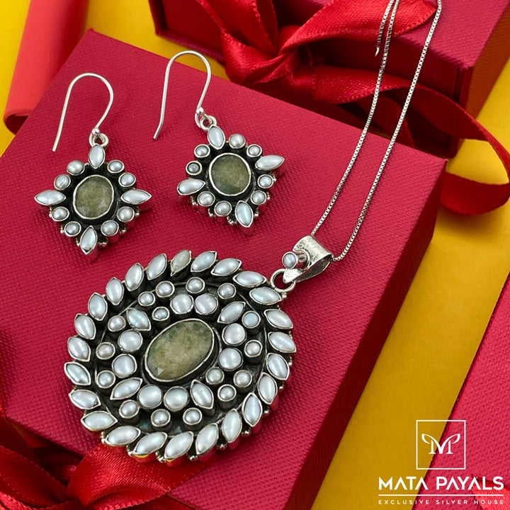 Heavy Oxidised Jade Pendant Set