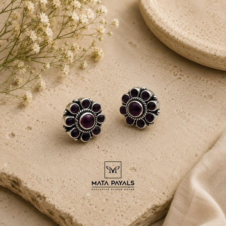 Impressive Floral Stud