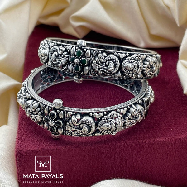Divine Mayura Oxidised Bangle
